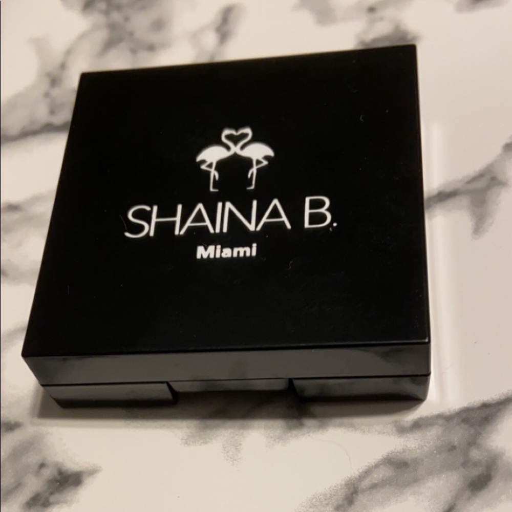Shaina B. Miami Eye shadow duo .07 oz